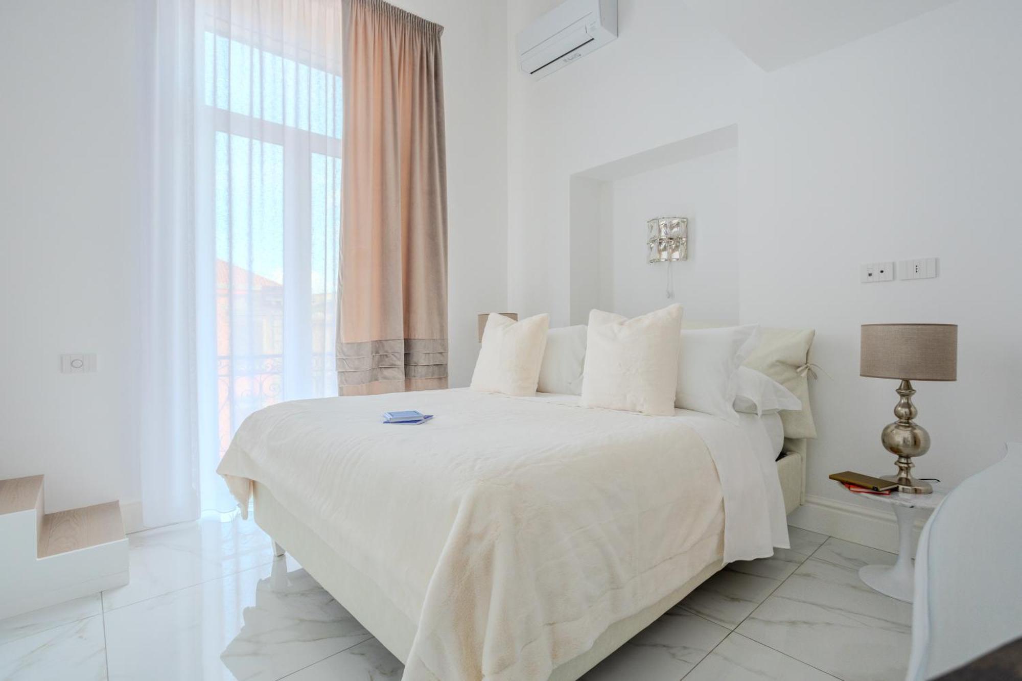 La Corte Dei Mille Luxury เนเปิลส์ ภายนอก รูปภาพ